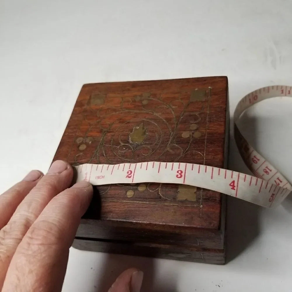 Vintage inlaid carved trinket box jewelry